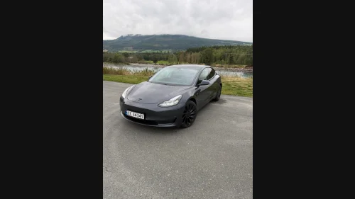 TESLA Model 3 Performance AWD