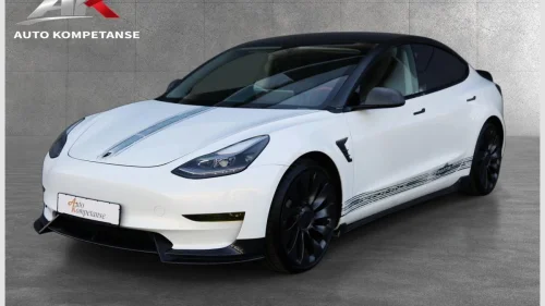 TESLA Model 3 Performance l AWD l 1 Eier l Skjerm bak l HEADTURNER!!!