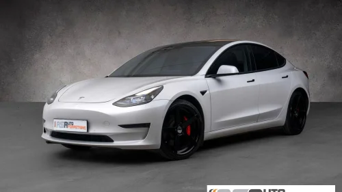 TESLA Model 3 /PERFORMANCE/AWD/513HK/567WLTP