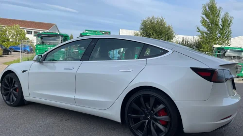TESLA Model 3 PERFORMANCE AWD EU-OK PANO FULL AUTOPILOT R. 530 KM