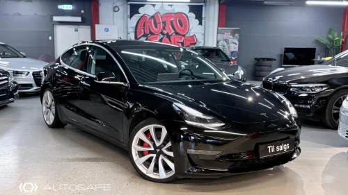 TESLA Model 3 PERFORMANCE - FIREHJULSTREKKER - LAV KM - 530 WLTP