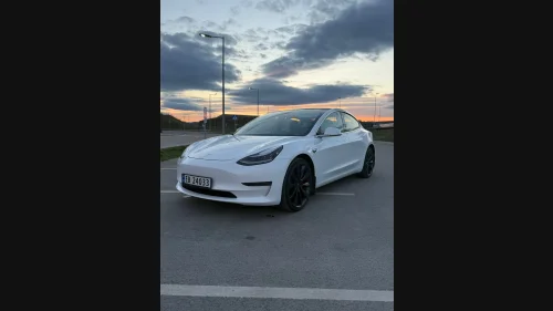 TESLA Model 3 Performance AWD
