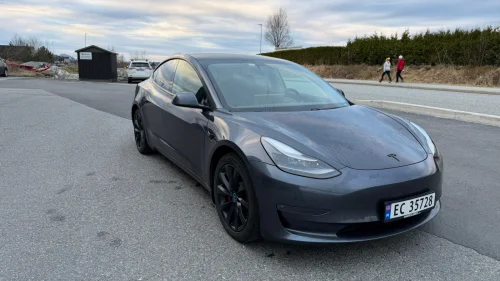 TESLA Model 3 Performance AWD
