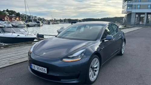 TESLA Model 3