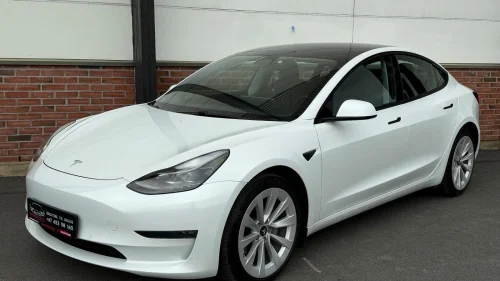 TESLA Model 3 AWD // LR // AP // Krok // Rattvarme // Panorama // S+V