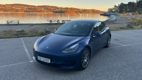 TESLA Model 3 Standard range plus RWD