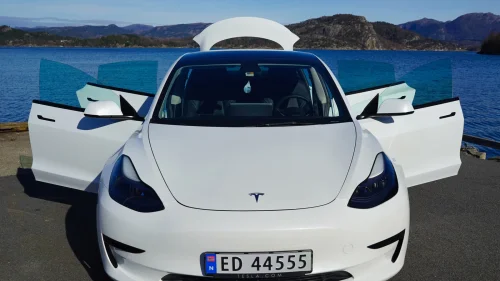 TESLA Model 3 Standard Range Plus RWD