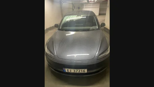 TESLA Model 3