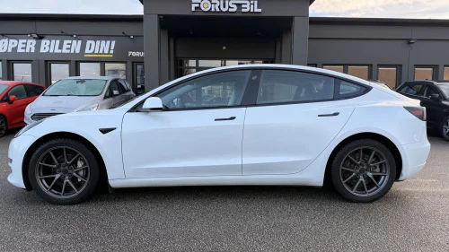 TESLA Model 3 Longe Range/AWD/Panorama/AP/614 km WLTP/