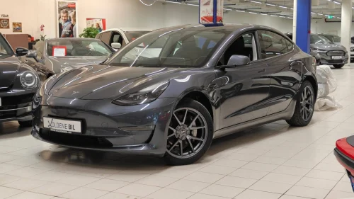 TESLA Model 3 LR AWD - 602KM - Autopilot - S+V-dekk - Rattvarme