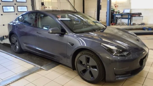 TESLA Model 3 Long Range AWD Ap / Euok / Premium / Panorama ++