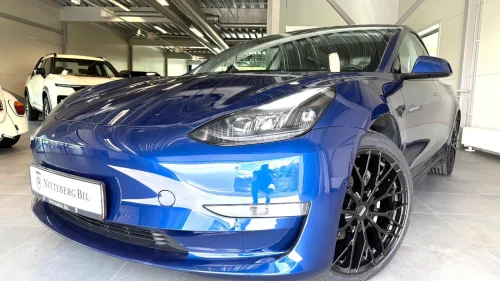 TESLA Model 3 LR 602 Km WLTP Skinn-H.Feste-Autopilot-Premiumlyd-
