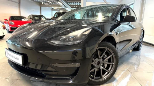 TESLA Model 3 Long Range AWD 602 km WLTP