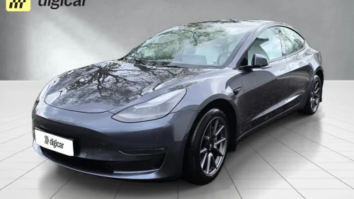 TESLA Model 3 LongRange AWD / Autopilot / Navi / Kamera / App /++