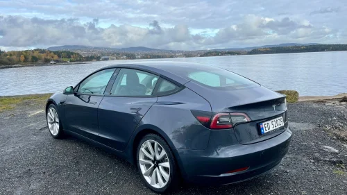 TESLA Model 3 Long Range AWD | 1.gangsreg. 17.12.2021 | 614 km
