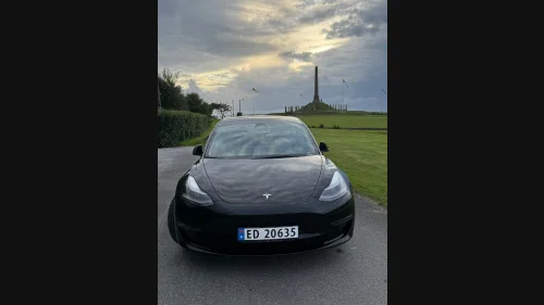 TESLA Model 3 Performance AWD