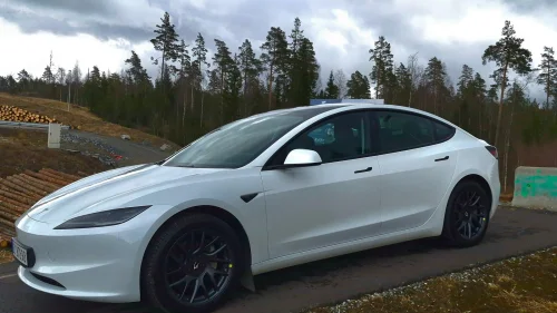 TESLA Model 3