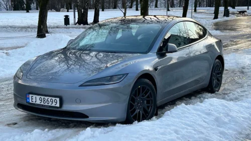 TESLA Model 3 702 km rekkevidde