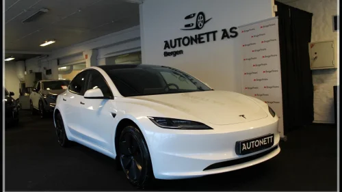 TESLA Model 3 Long Range 750KM,Pano,Skinn,Mørke Glass,Kun10.00KM!!!