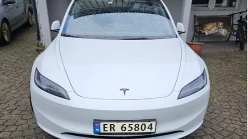 TESLA Model 3 Long Range RWD soltak skinn EU OK 06.2030 KUN 9000km