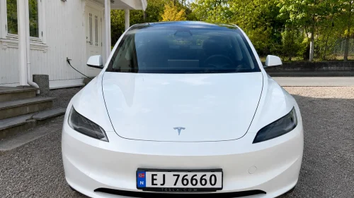 TESLA Model 3 Long range bakhjulsdrift