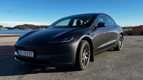 TESLA Model 3 Long Range RWD 320hk, 702 km WLTP, hengerfeste