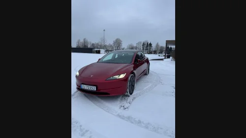 TESLA Model 3