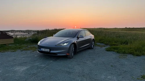 TESLA Model 3 Long Range RWD 320hk