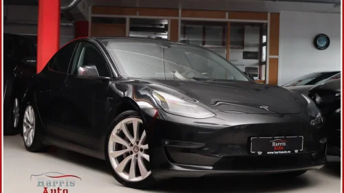 TESLA Model 3 LR AWD Facelift Black/Black Autopilot 19" Sport 1 EIER!