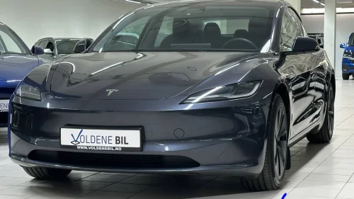TESLA Model 3 Highland / LR / AWD / 629 WLTP / AP4 / Skinn +++
