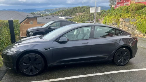 TESLA Model 3 Long Range AWD / S+V / Krok / Allværsmatter