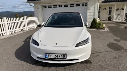 TESLA Model 3 Long Range AWD, KROK, SKINN, PANO