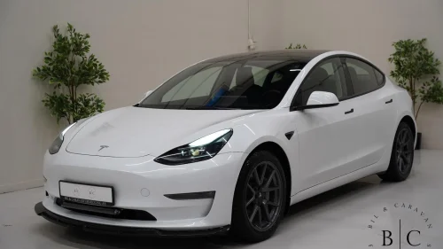 TESLA Model 3 Long Range AWD / Hvit Perlemor / +++