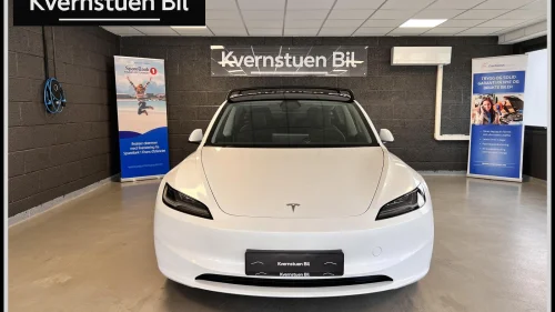 TESLA Model 3 Long Range AWD - Highland - Navi - 629km