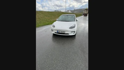 TESLA Model 3 Long Range AWD / 614 km WLT