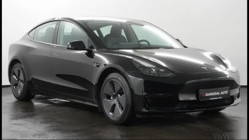TESLA Model 3 LONGE RANGE AWD 602WLTP/KROK /SKINN /KAMERA /PANO /ACC