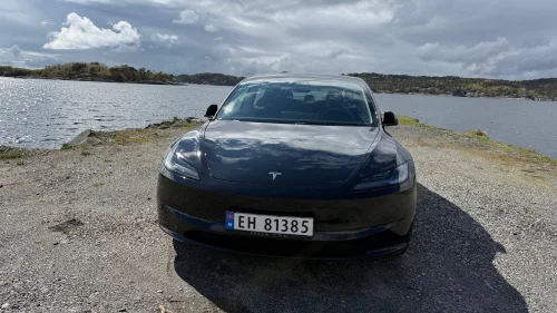 TESLA Model 3 TESLA Model 3