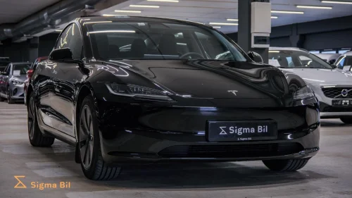 TESLA Model 3 LR AWD 629WLTP 498HK Pilot Pano Skinn Garanti EU10/28++
