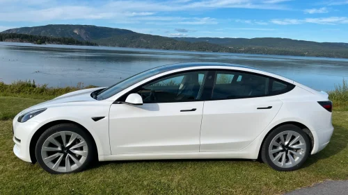 TESLA Model 3 Long Range AWD FACELIFT PREMIUM LYD PANORAMA DAB+