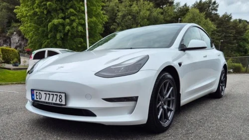 TESLA Model 3 Long Range AWD Autopilot Premium interiør Varmepumpe
