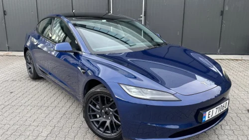 TESLA Model 3 LONG RANGE/4X4/HIGHLAND/KROK/AUTOPILOT/PANO/SKINN+