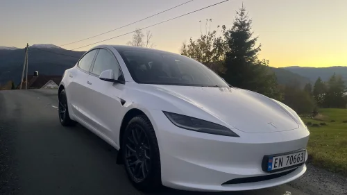 TESLA Model 3 Long Range AWD Premium, Krok, Ny 17.06.2025, En eier