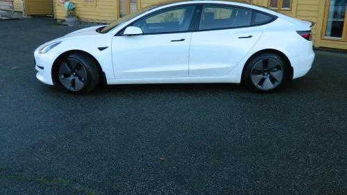 TESLA Model 3 Long Range AWD,602 WLTP km,498 hk,skinn,h-feste,pano