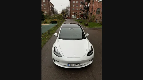 TESLA Model 3 LONG RANGE AWD/V.PUMP/RYZEN/PREMIUM LYD/SKINN/PANORAMA
