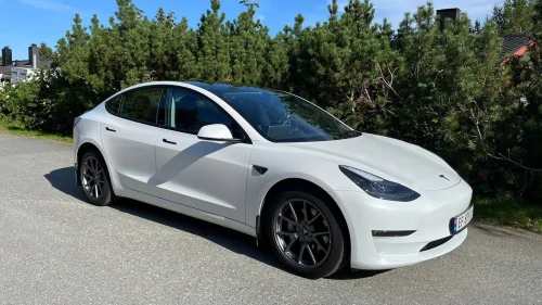 TESLA Model 3 Long Range