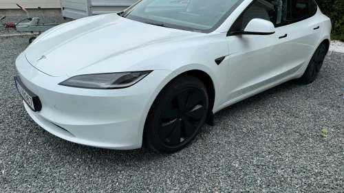 TESLA Model 3 Long Range AWD,  Highland, Hengerfeste, Lav km.