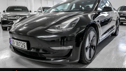 TESLA Model 3 LONG RANGE 4X4 580WLTP SKINN PANO VARMEPUMPE APP