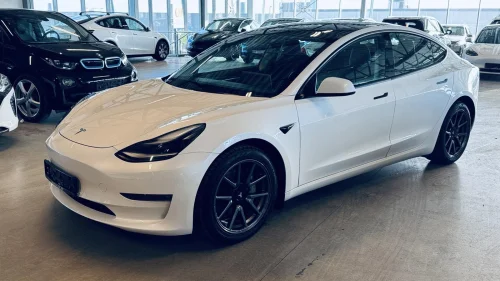 TESLA Model 3 LR - 4WD -Varmepumpe -Skinn -Hengerfeste- Tar innbytte