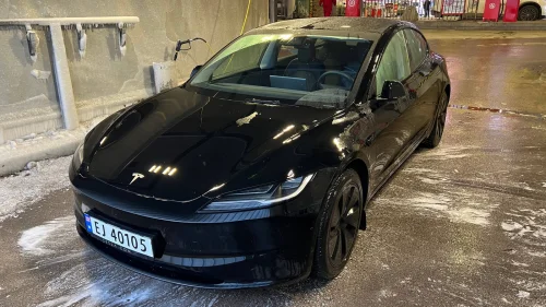 TESLA Model 3 Long Range AWD/Highland/Autopilot/S + V dekk