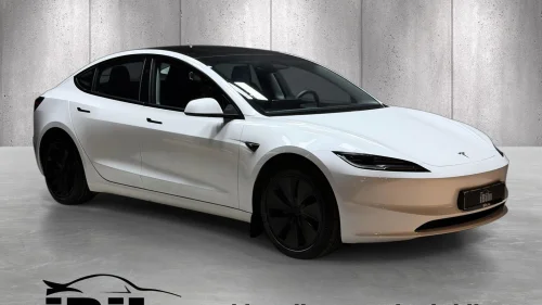 TESLA Model 3 Long Range AWD 660 km, Highland, Autopilot, Piggdekk